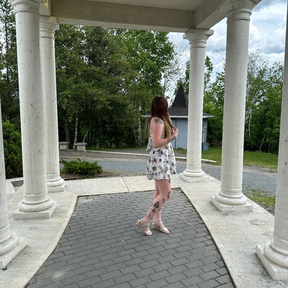 Meet your Posher, Trista - Picture 1 of 1